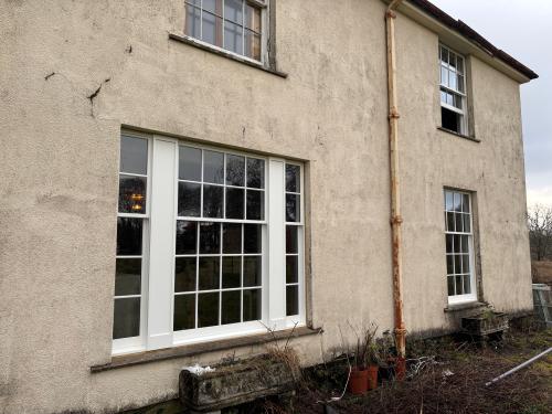 Edinburgh windows and doors - Featured on Banjo and Ro's Grand Island Hotel